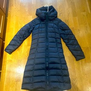 Women’s black PATAGONIA long parka jacket XS